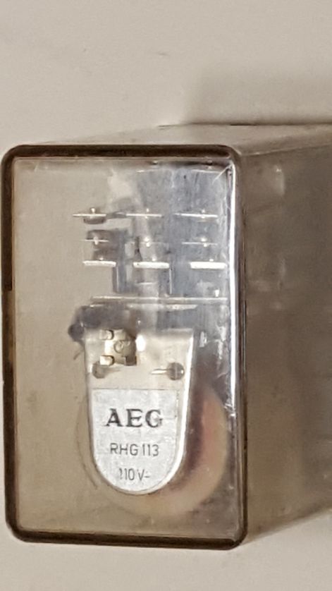 rhg_113_aeg_rele_110v_dc1.jpg