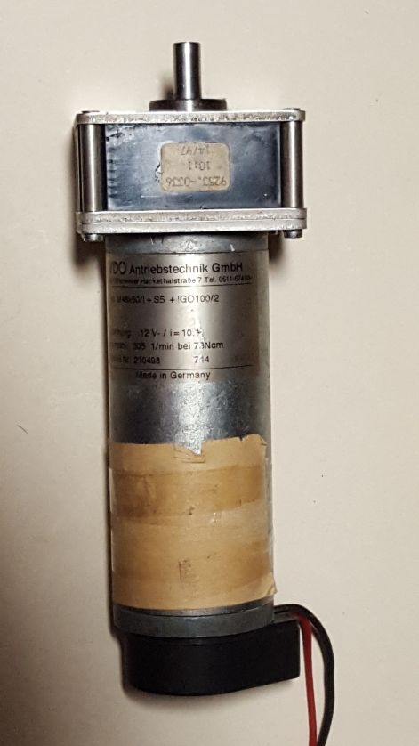 vdo_m48x50_12_v_dc_motor_101_attetellel1.jpg vdo_m48x50_12_v_dc_motor_101_attetellel1.jpg