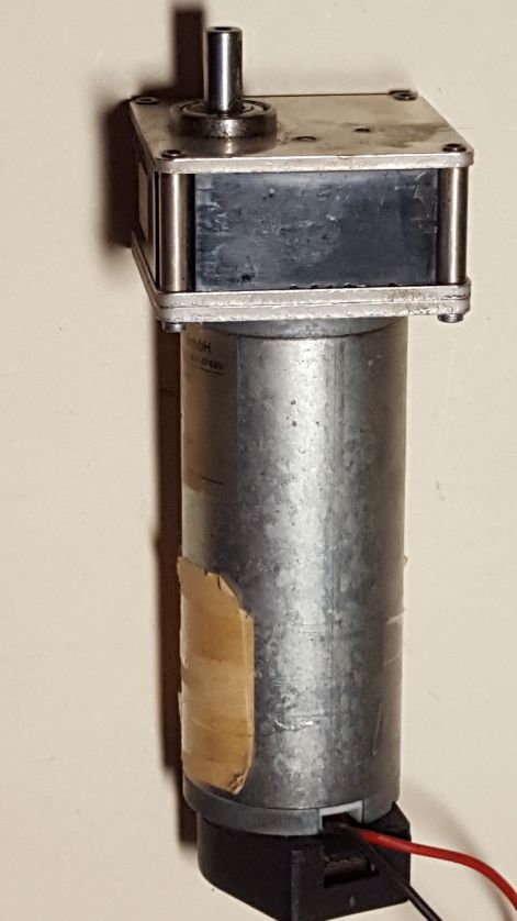 vdo_m48x50_12_v_dc_motor_101_attetellel5.jpg vdo_m48x50_12_v_dc_motor_101_attetellel5.jpg